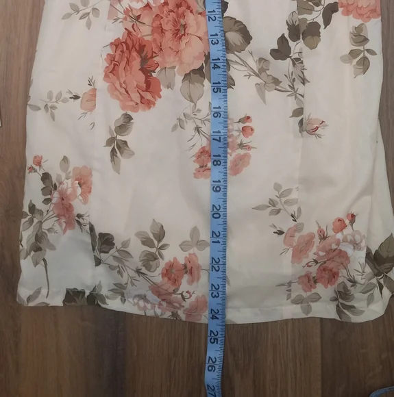 Romantic Floral Sweetheart Puff Sleeve Bodycon Mini Dress Medium Valentines NWOT - Picture 10 of 16